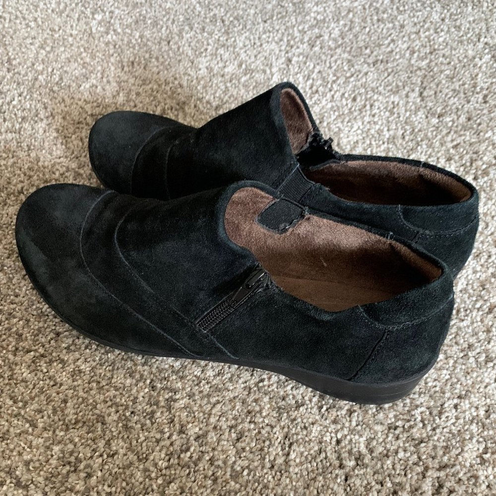 Natural Soul Black Faux Suede Shoes